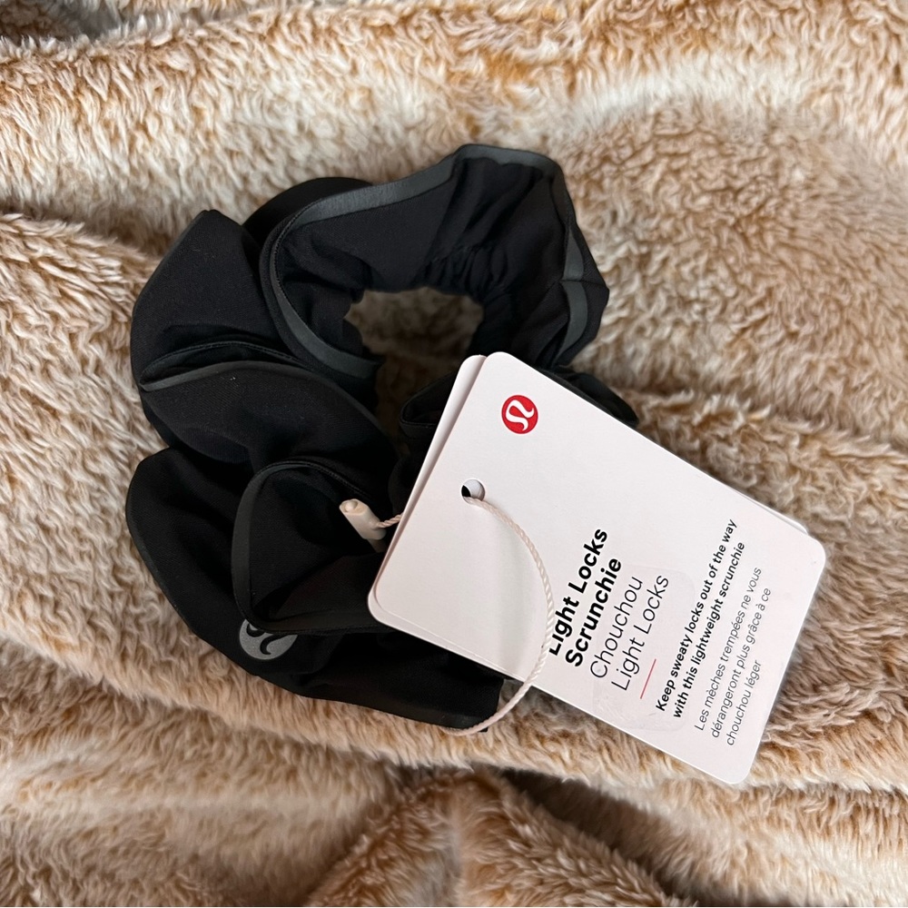 NWT Lululemon black light locks scrunchie